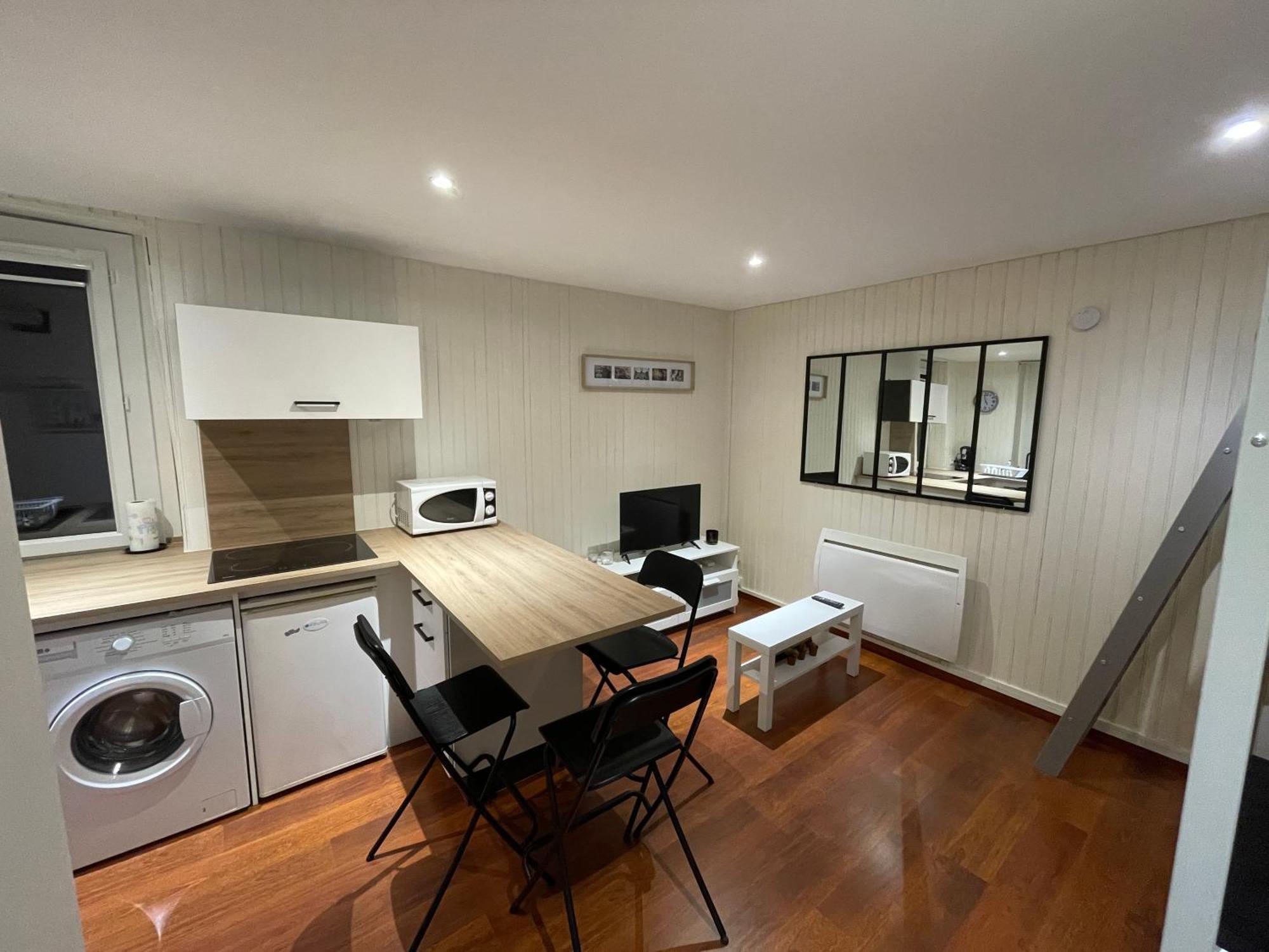 Charmant Studio En Plein Coeur De Chambéry Dış mekan fotoğraf